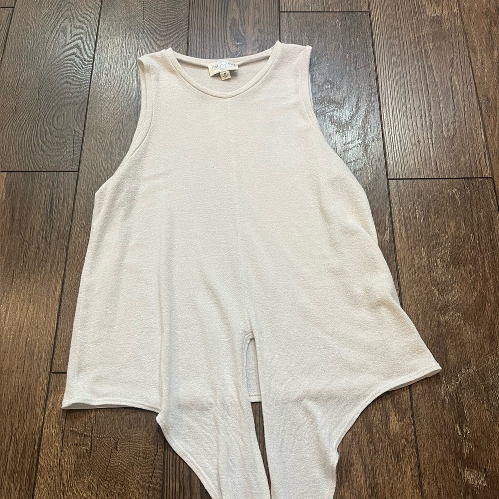 JUN&IVY cream sweater tank top with tie in front